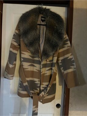 Monroe & Main Tan, Gray & Cream Geometric Coat with Faux Fur Shawl Collar